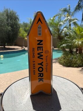 Veuve Clicquot New York Tin